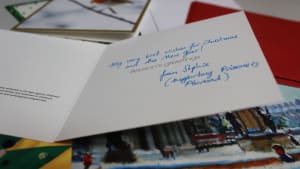 Send Christmas cards to prisoners overseas